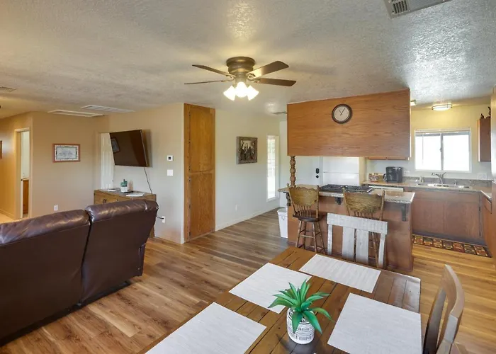 Dog-friendly Bullhead - Walk To River! * Bullhead City